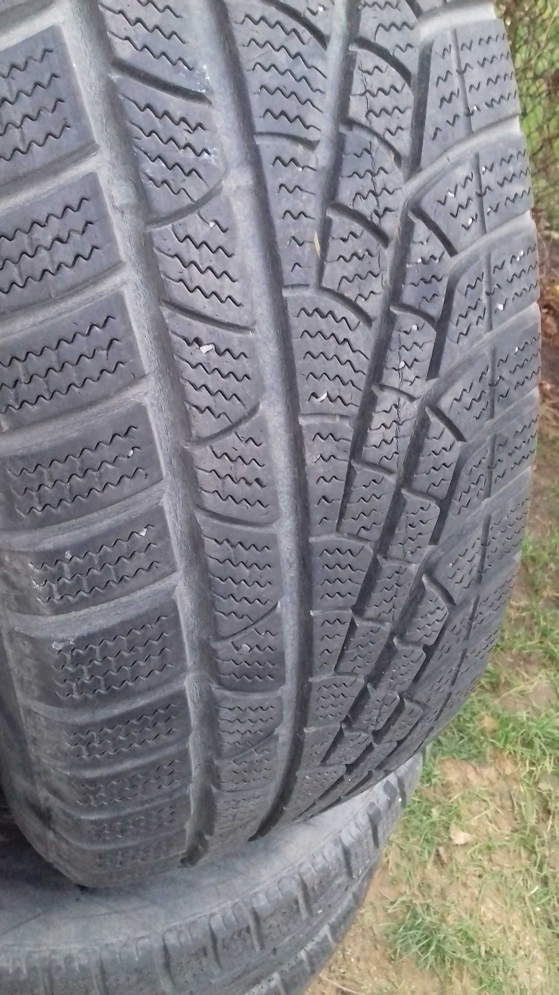 Opony zimowe Pirelli 215/65r 16