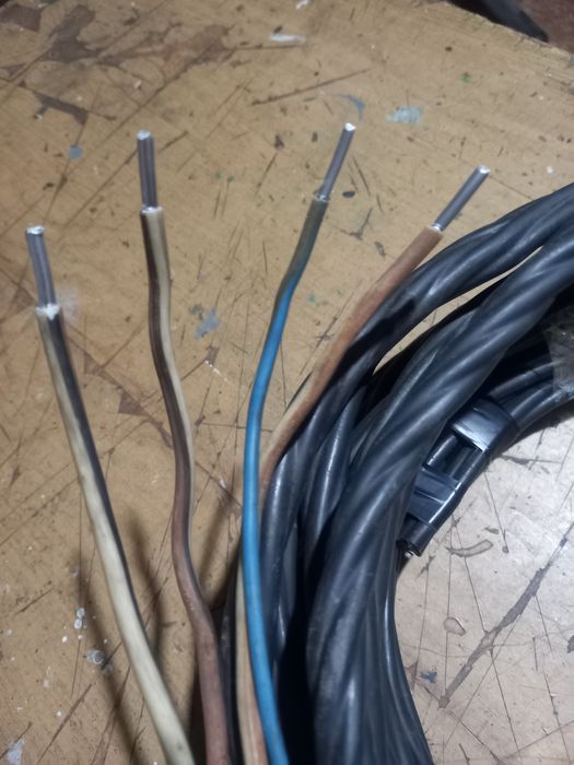 Електричний кабель 4х  жильний.