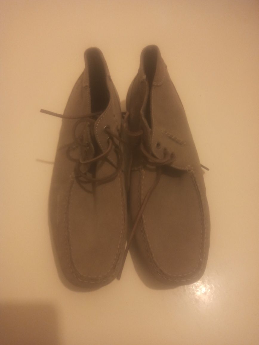 Buty beżowe jasne
