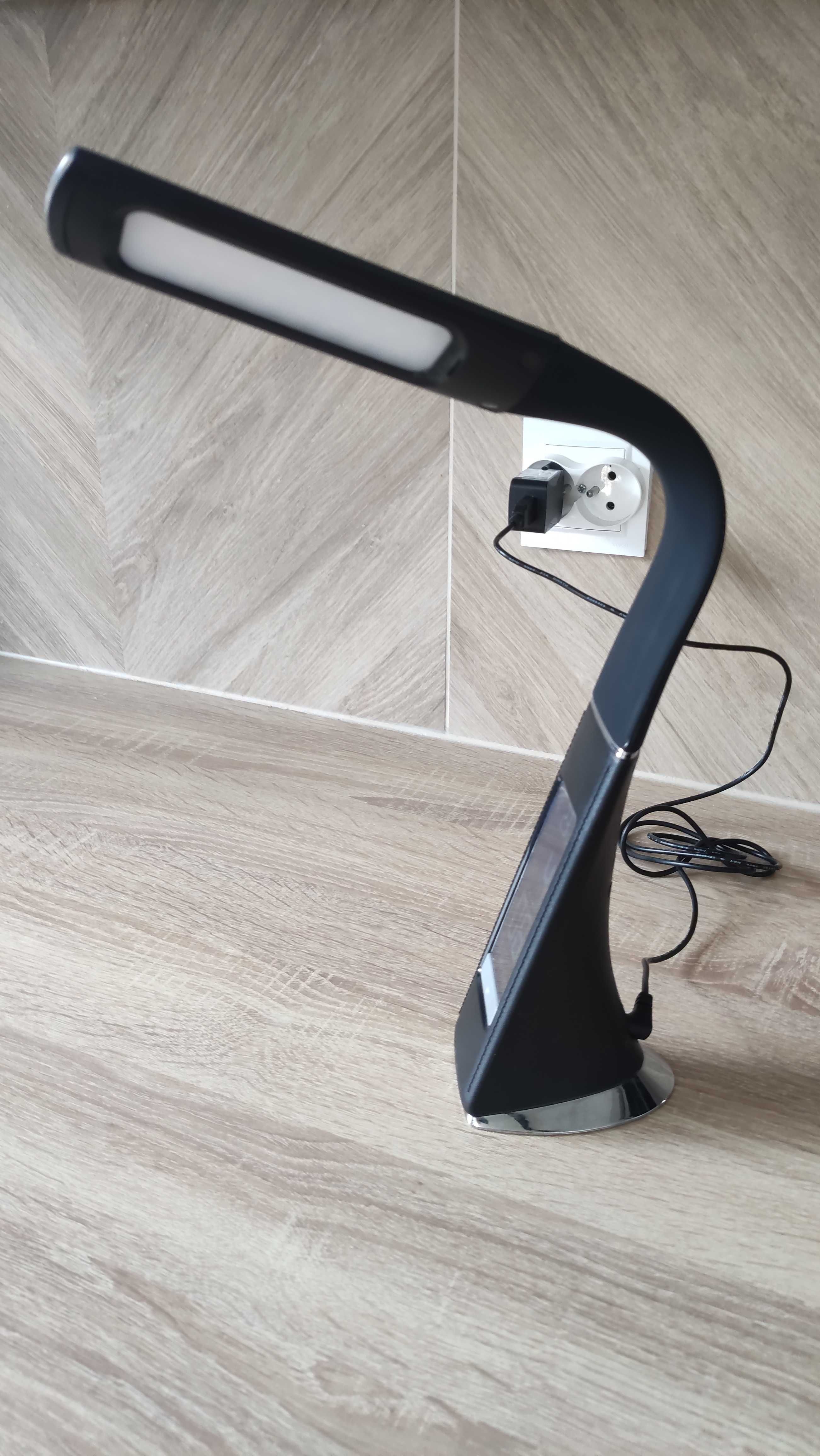 Lampka lampa LED 7W z wyświetlaczem Zegar Data Budzik Temperatura