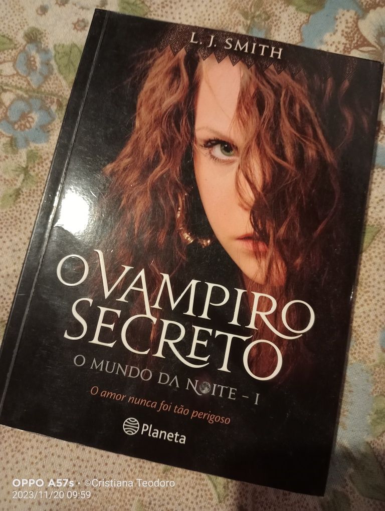 L J Smith ( o vampiro secreto as filhas das trevas