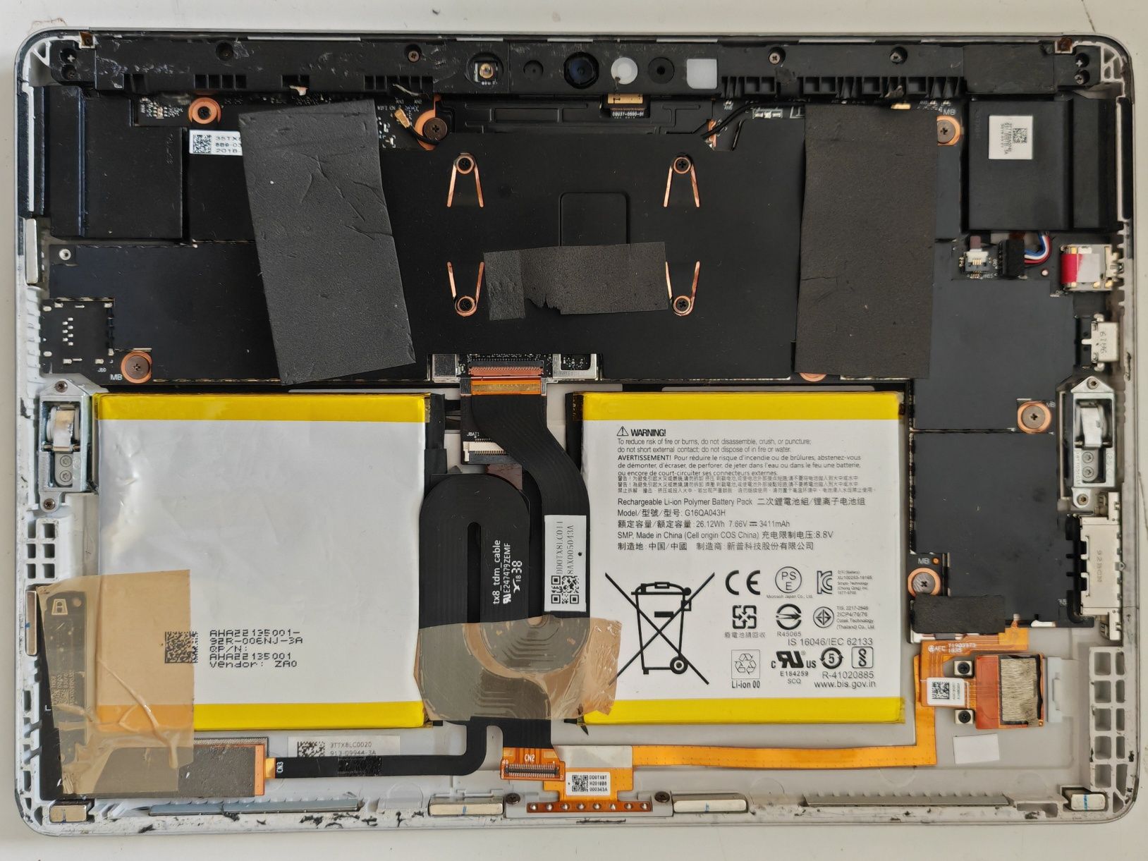 Microsoft Surface Go, bez wyświetlaczu i 24" Monitor iiyama Pro lite