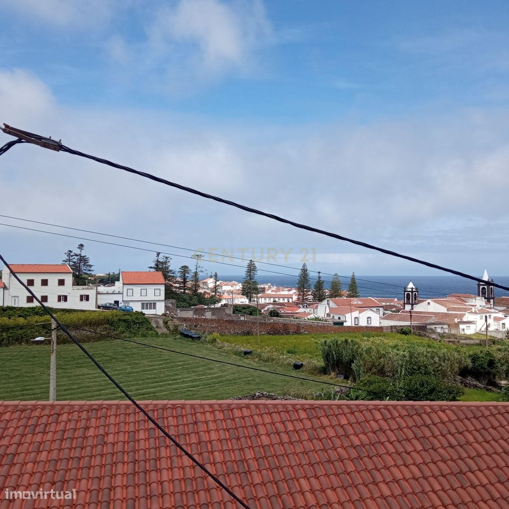 Moradia T3 em Santa Cruz da Graciosa.
