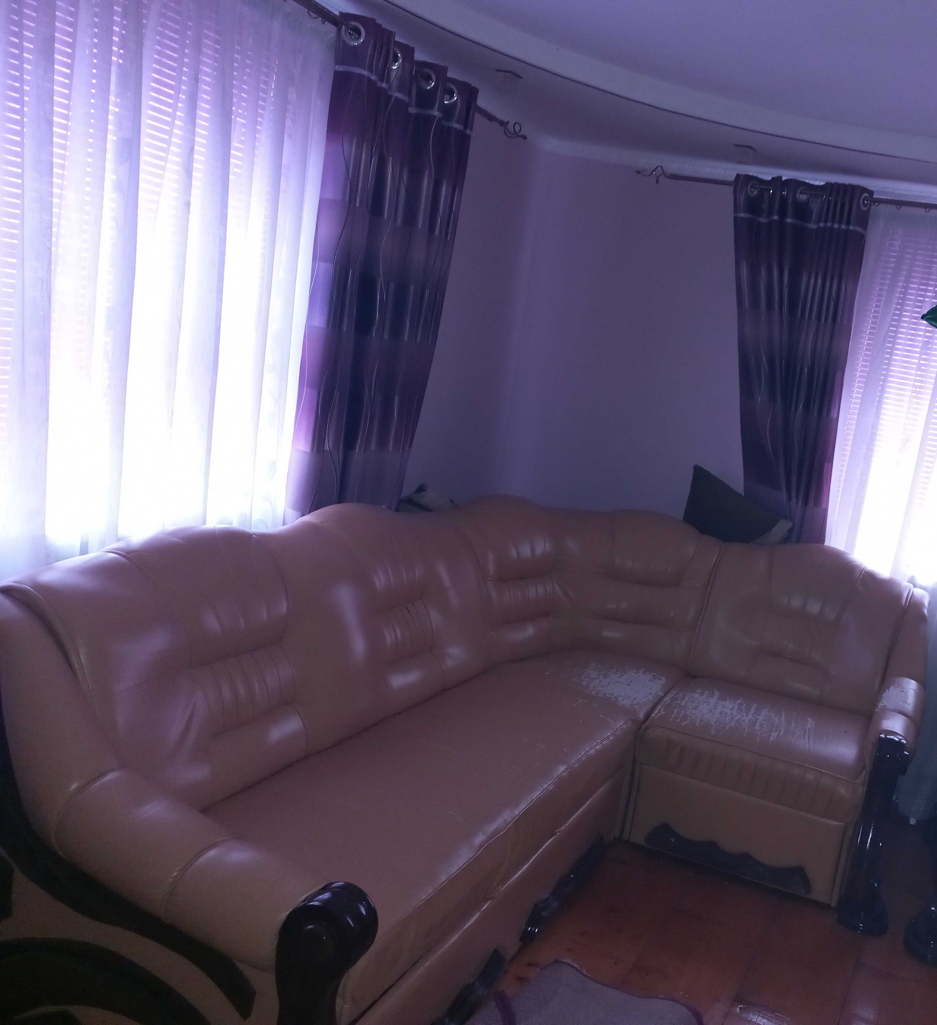 Мякий куток для вітальні