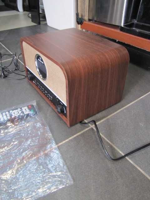 Radio cyfrowe DAB+ FM CD USB w stylu retro drewno Auna Columbia