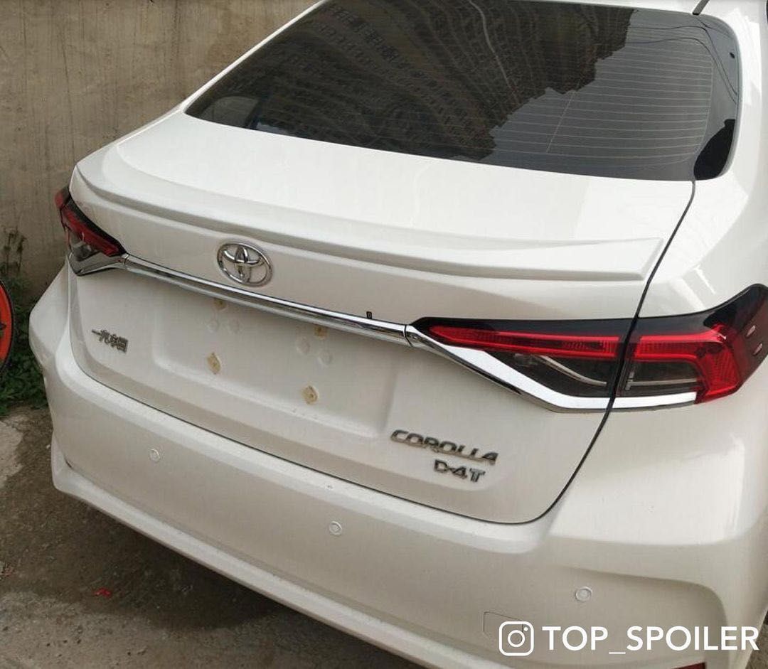 Спойлер накладка лип сабля Toyota Corolla Тойота Корола 2018+