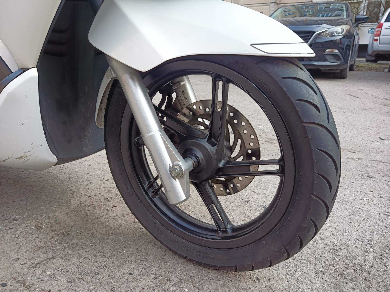 Honda PCX 125 скутер