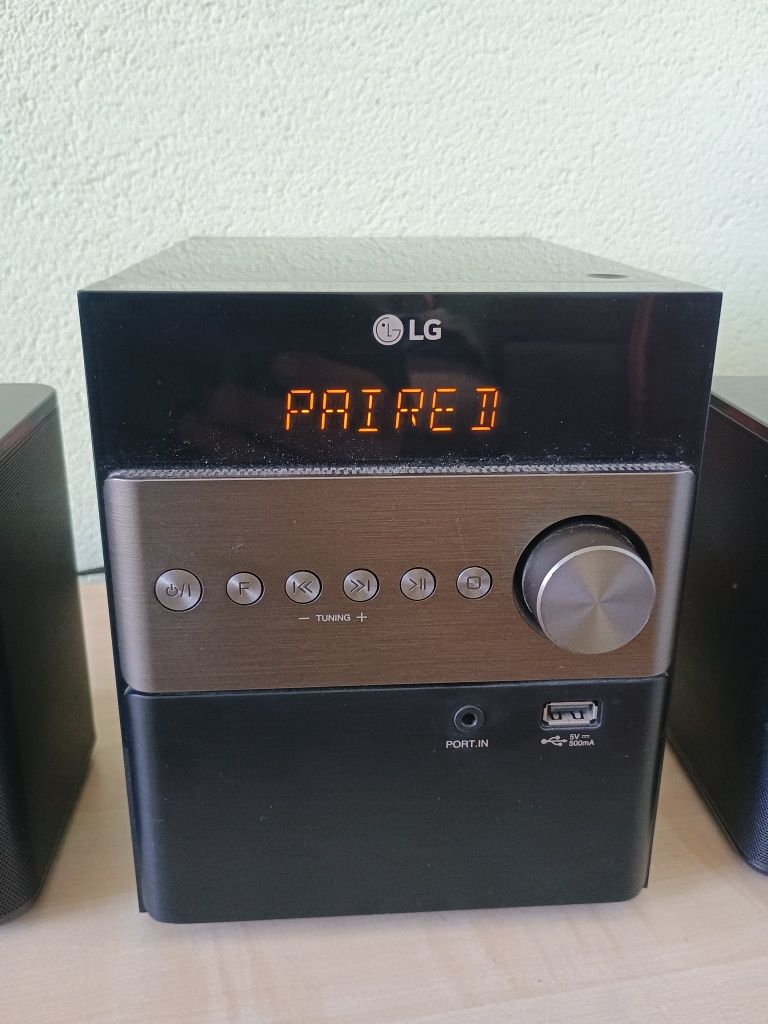 WIEŻA LG CM1560 czarny złącze USB z pilotem