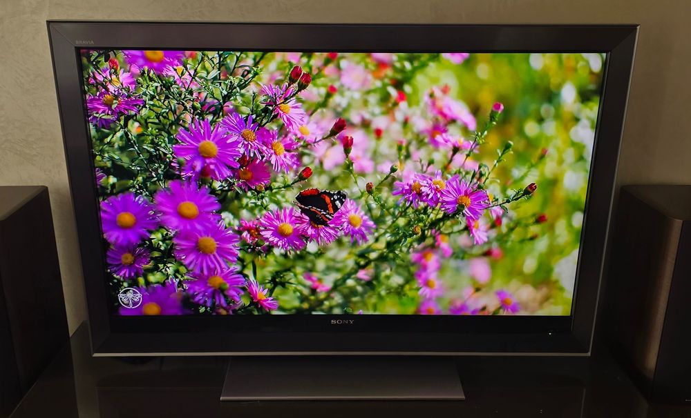 Телевізор Sony Bravia Full HD KDL-52W3000 (52дюйма.у відмінному стані)