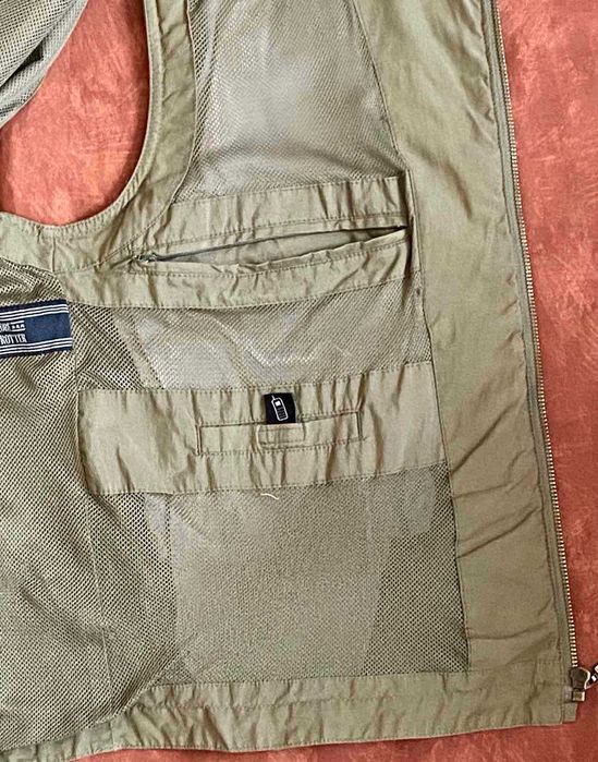 Жилет хакі GLOBE TROTTER (безрукавка) .