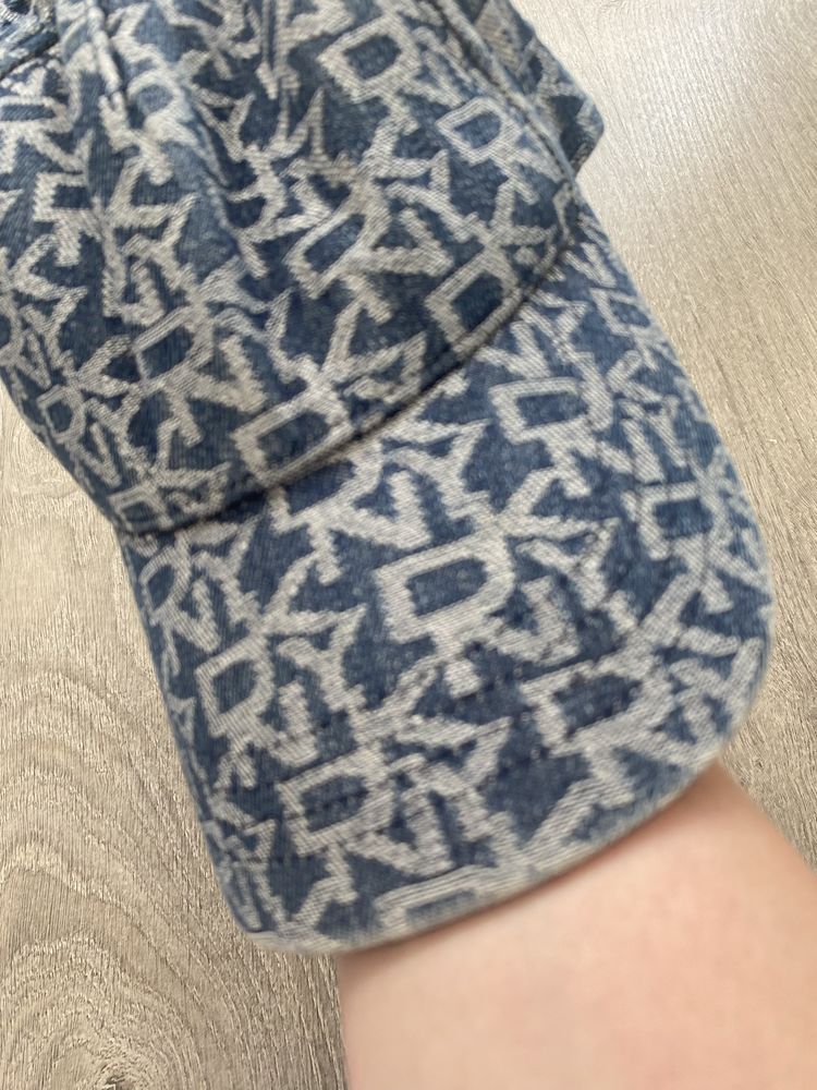 DKNY  czapka z daszkiem unix