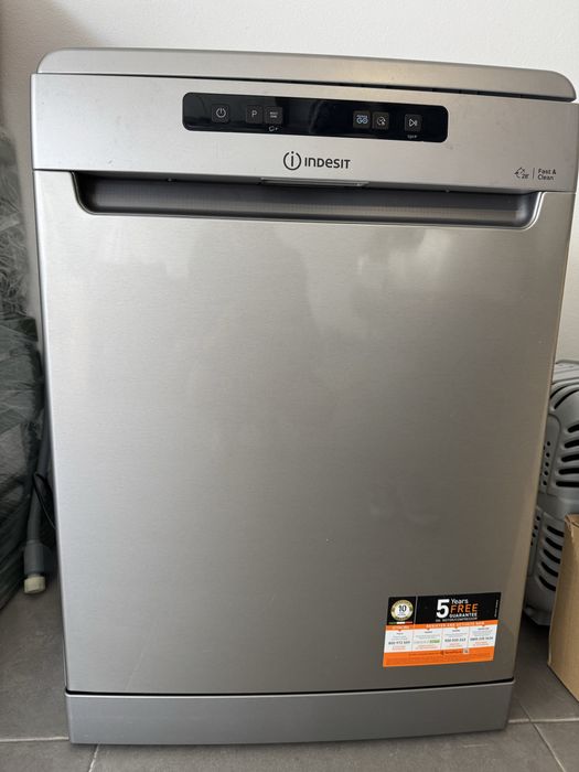 Máquina Lavar Louca INDESIT