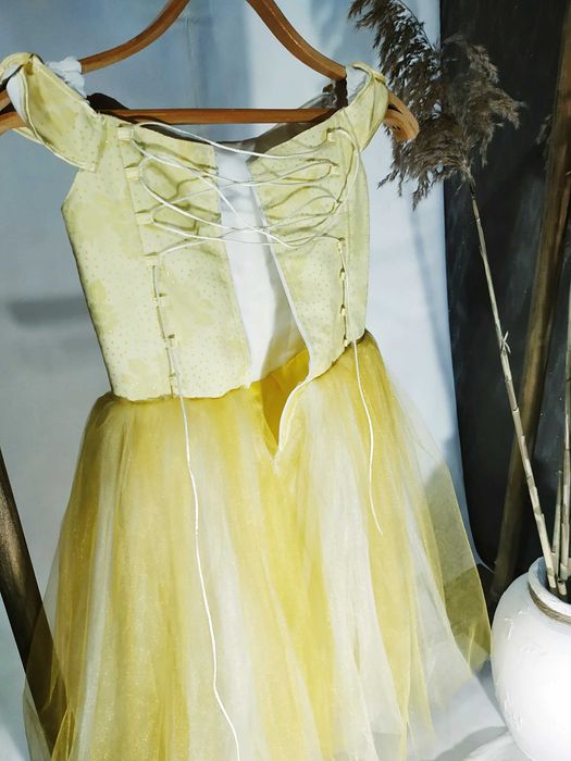 Шикарное платье на девочку для праздников и утренников