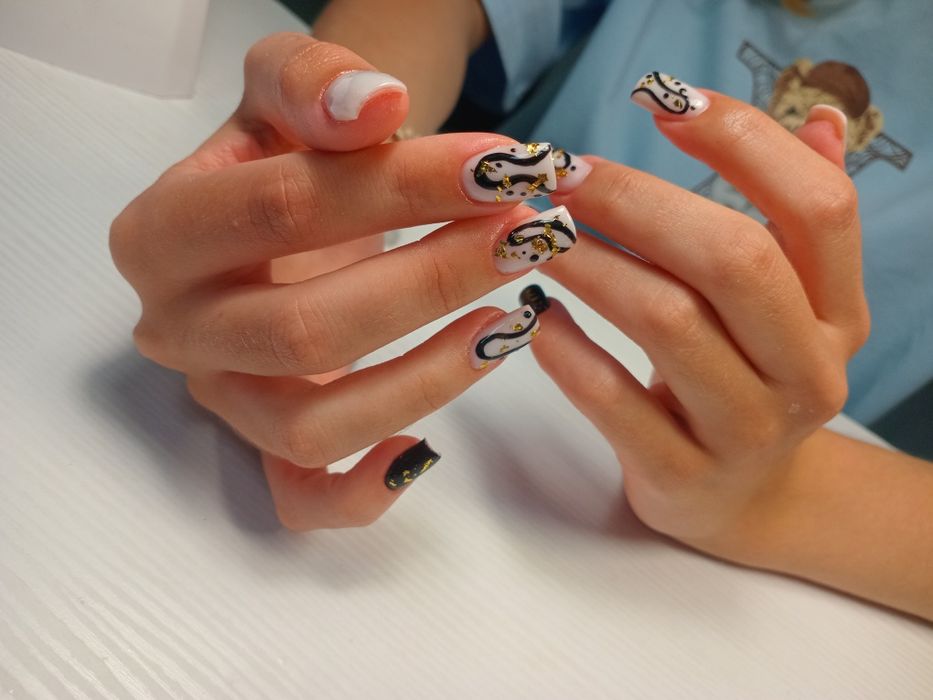 Манікюр Троєщина