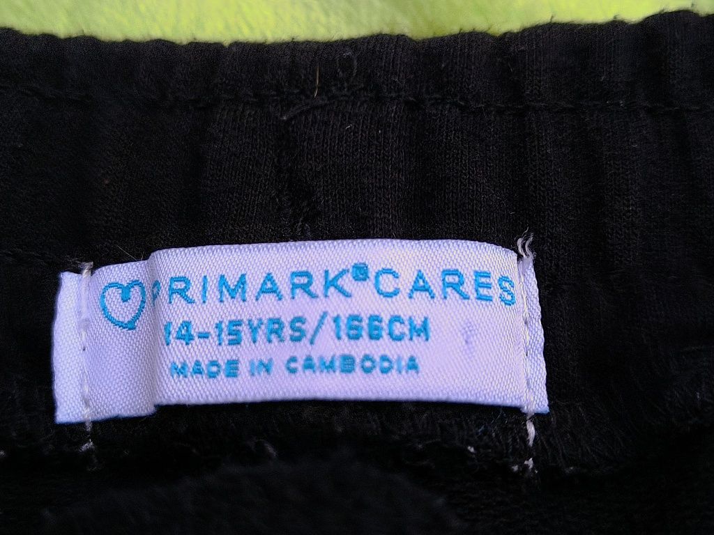 Primark czarne szorty z białymi lamówkami