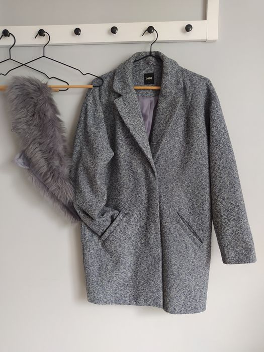 Szary, damski płaszcz prosty, oversize z futrzanym kołnierzem Oasis