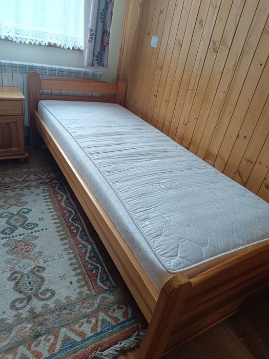 Łóżko drewniane z materacem 80 cm