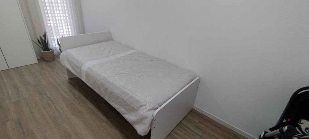 Cama de solteiro nova ikea