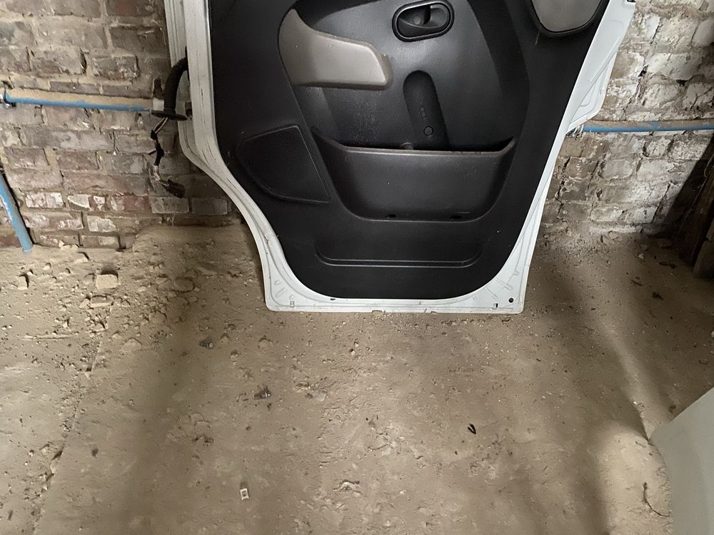 Передні двері Renault Master3
