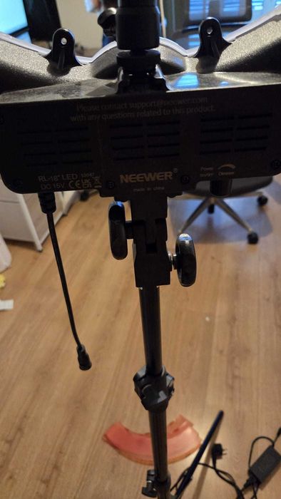 NEEWER Aro de luz com tripé e difusor: 45 cm 55 W 5600 K