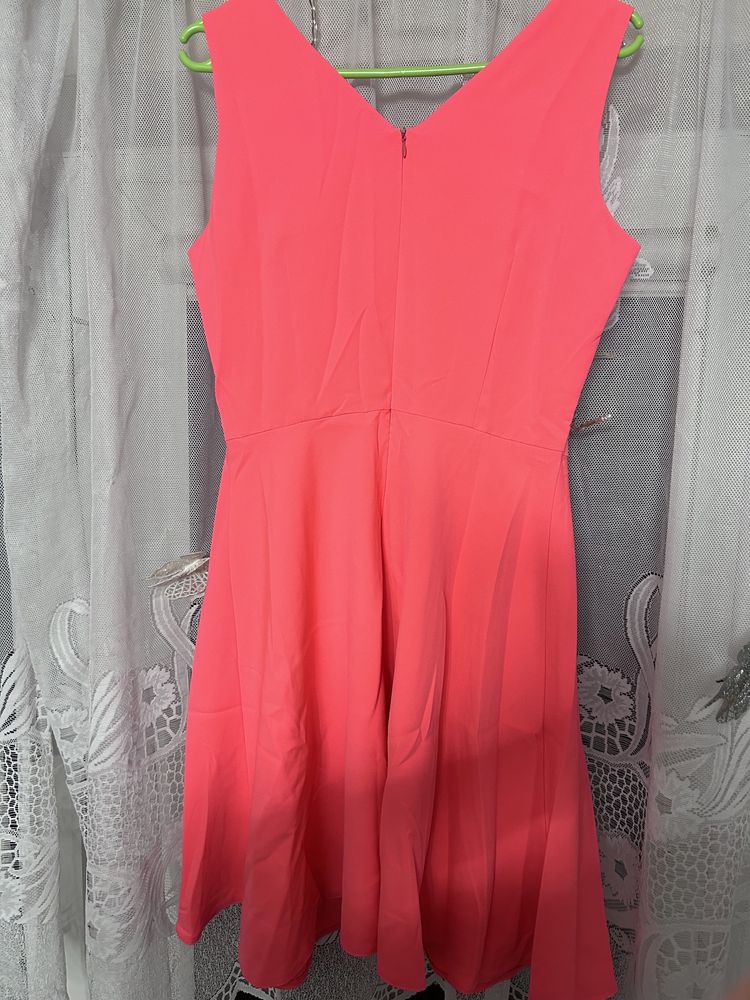 Neonowa różowa sukienka Dartex 40