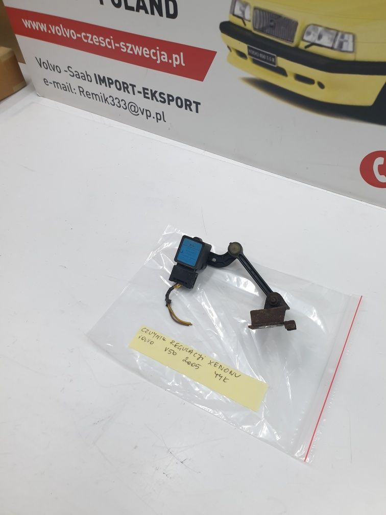 Czujnik poziomowania  regulacji xenonu volvo V50 2005 rok  tył