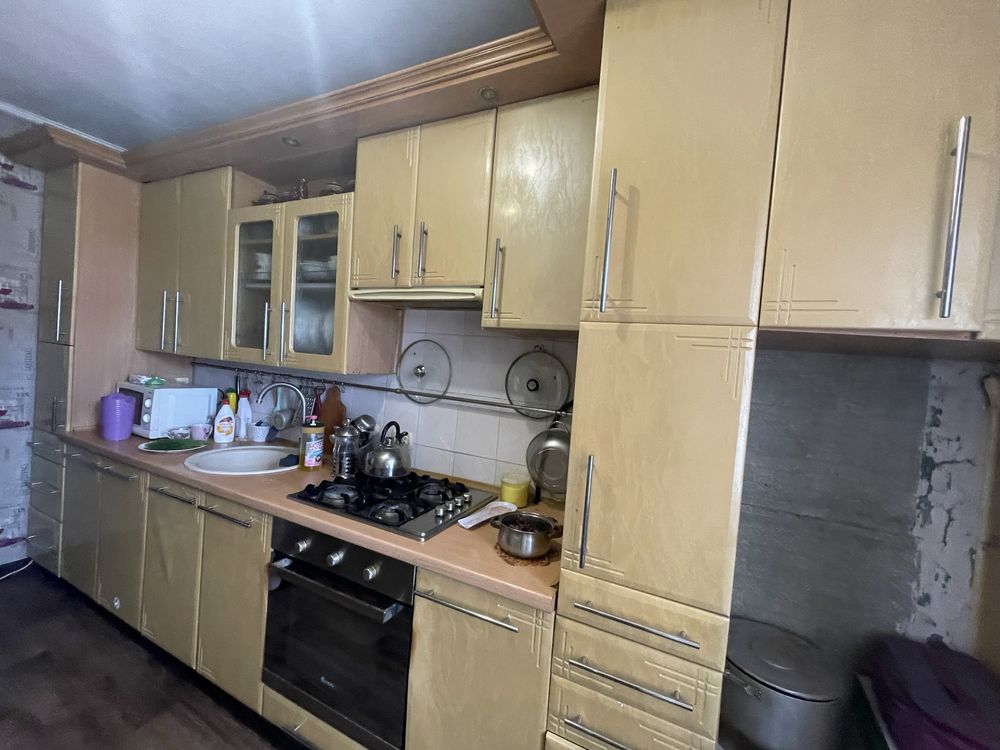 Продам 3-к квартиру в центрі міста