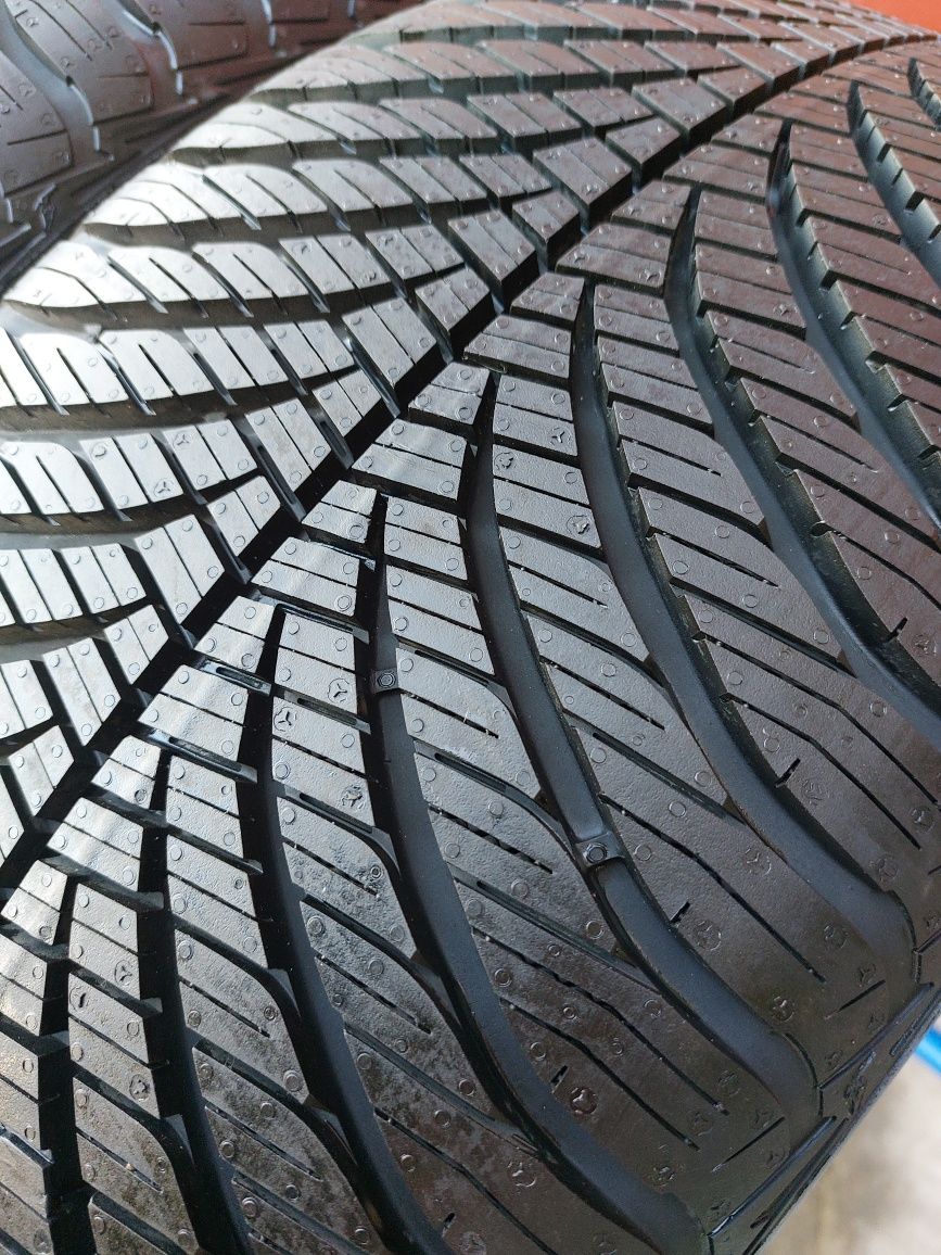 245/45/18 R18 GoodYear Vector4Seasons 2шт ціна за 1шт шини нові