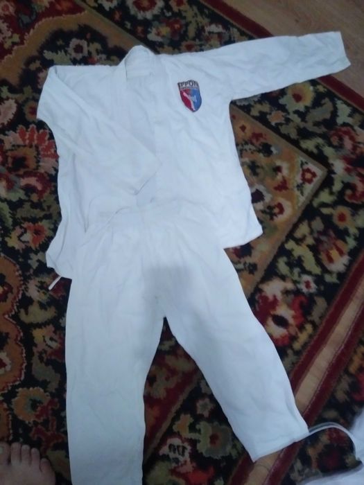 Продам кімоно для єдиноборств.