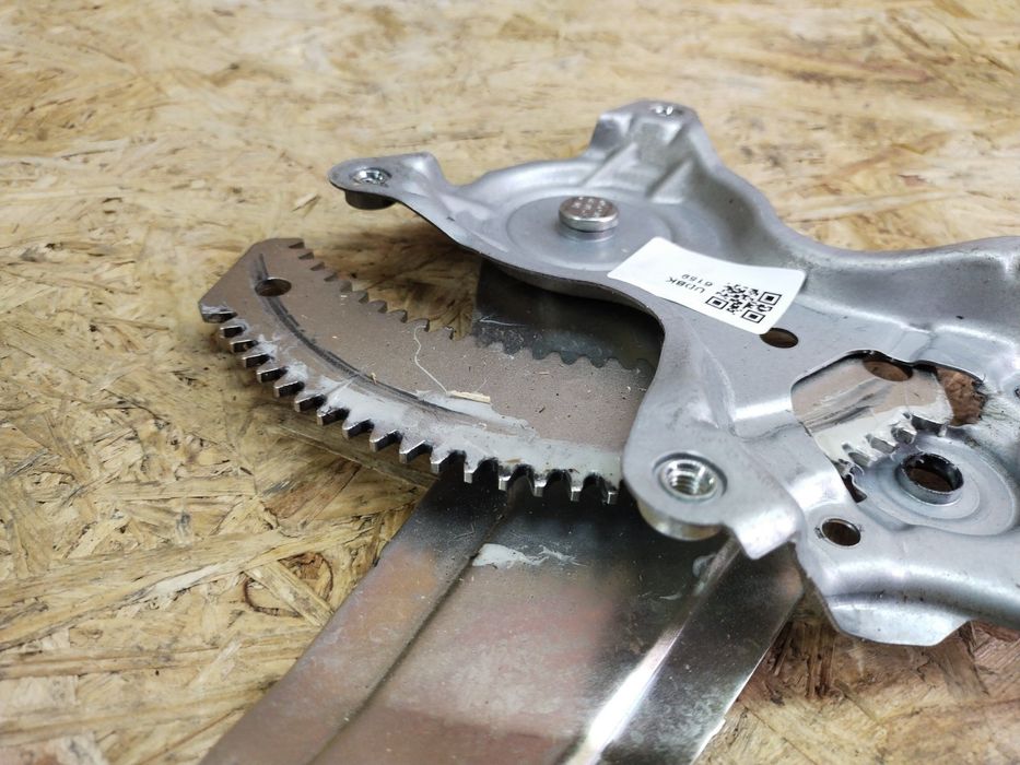 Mitsubishi V L200 15-18 стеклоподъемник моторчик задний левый 5713A474