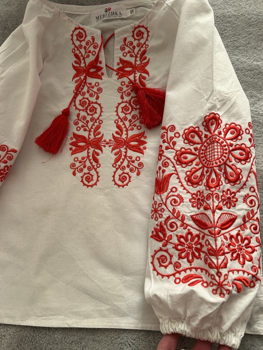 Продам вишиванку для дівчинки