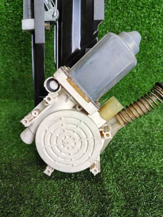 Задній склопідйомник правий Рестайл BMW Е39 БМВ Е39