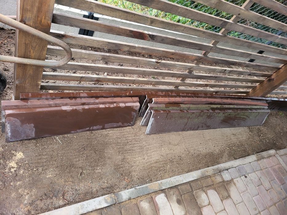 Parapety zewnętrzne brązowe z demontaźu