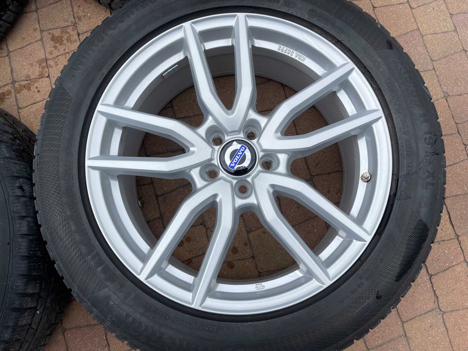 3815. Koła zimowe Volvo XC40 XC60 S60 Cross XC90 5x108 ET48 235/55/19