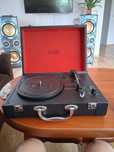 Gramofon walizkowy