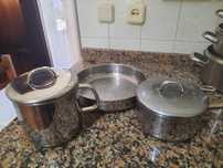 Conjunto de tachos e panelas