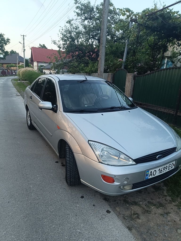 Ford focus 2,0 бензин 2000рік