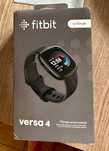 Google Fitbit Versa 4 - Aluminium - Czarny/Grafitowy