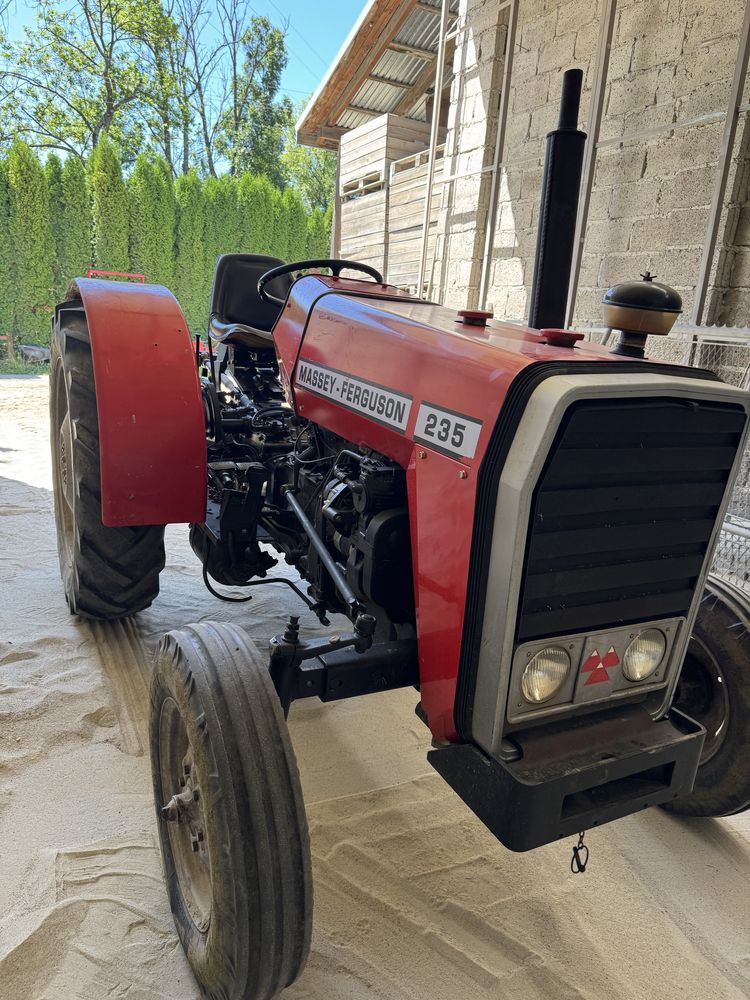 Massey ferguson 235