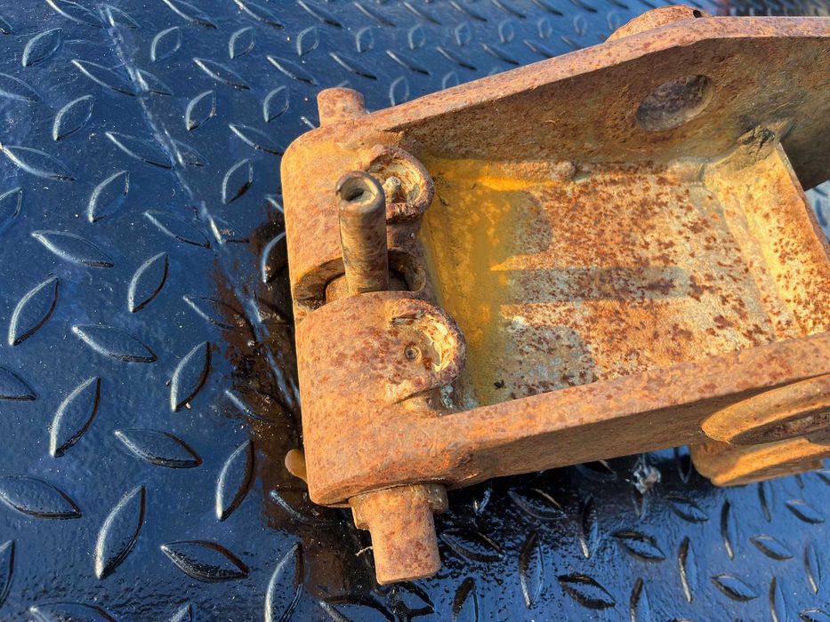 Szybkozłącze mechaniczne do minikoparki