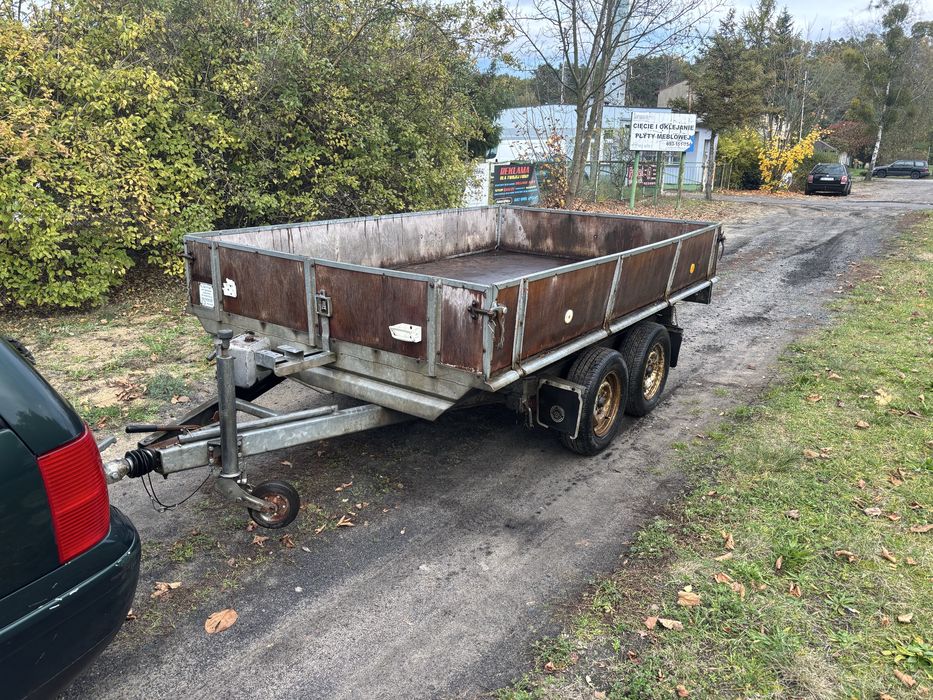 Przczepka wywrotka 3 trony kiper  do busa