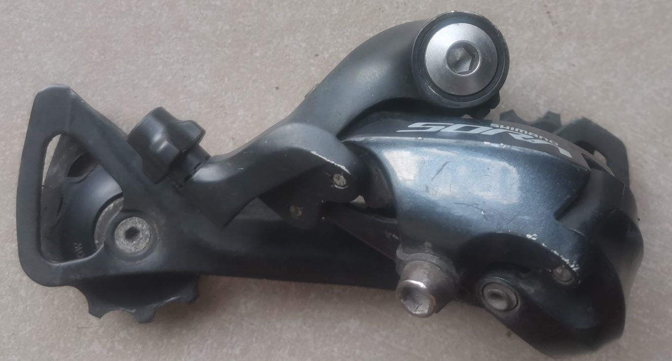 Tylna przerzutka SHIMANO SORA model RS-R3000 do napędu 2x9 3x9