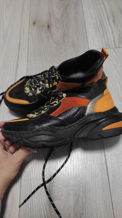 Кросівки натуральна шкіра