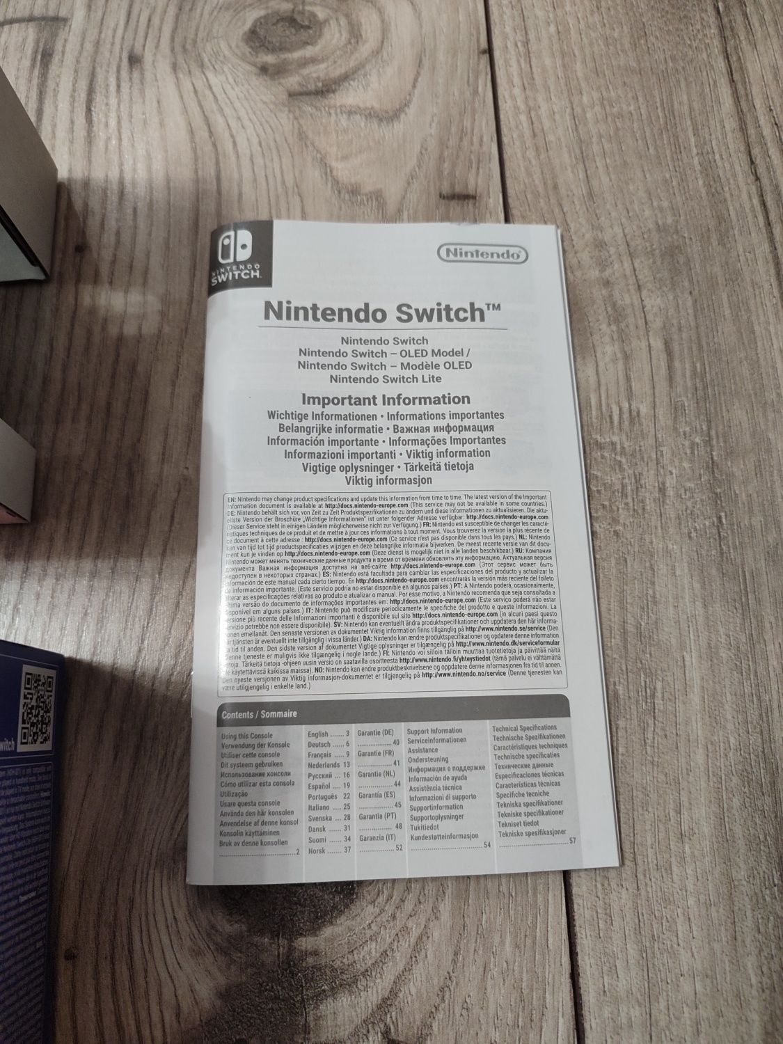 Pudełko i instrukcja do Nintendo Switch Lite