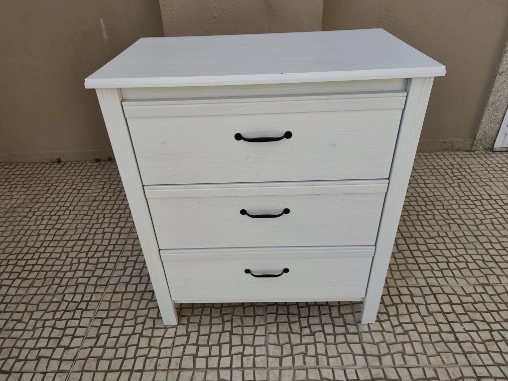Cómoda IKEA usada
