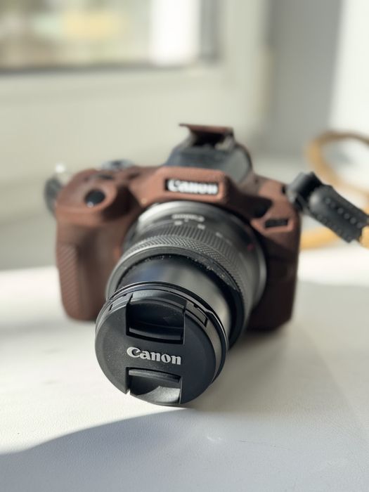 Фотокамера бездзеркальна Canon EOS R100 RF-S 18-45