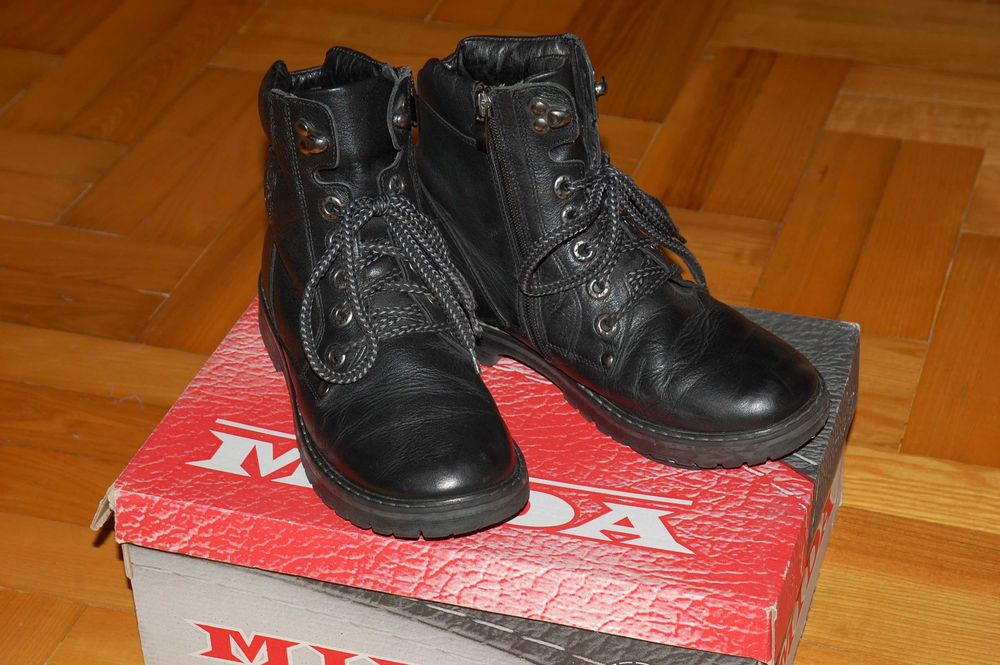 Класичні демісезонні шкіряні черевики, чоботи. Тм Міда