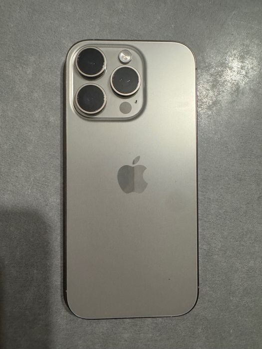 iPhone 16 pro titanium