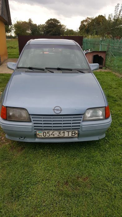 Опель Кадет 1.3 бензин