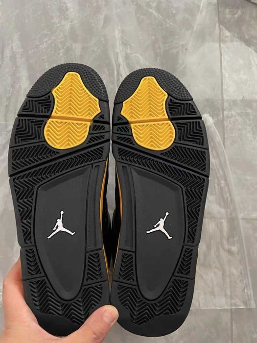 Jordan 4 Retro Thunder 41